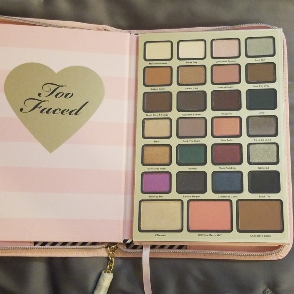 COLLECTOR Too Faced Boss Lady Beauty Agenda